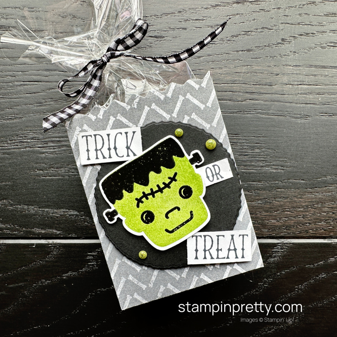 Create a cute halloween treat bag with Tricks & Treats Bundle from Stampin' Up! Created by Mary Fish, Stampin' Pretty